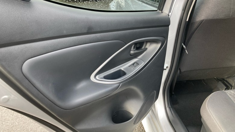 Toyota Yaris 1.5 Hybrid Design 5dr CVT Hybrid Hatchback